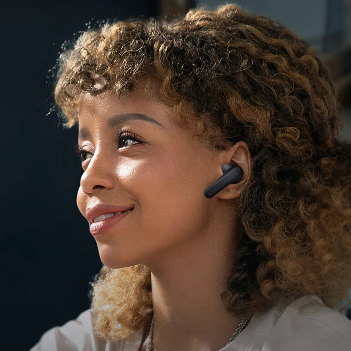 Audífono Inalámbrico Bluetooth Hoso De818 In-ear Con Micrófono Luz Led Negro